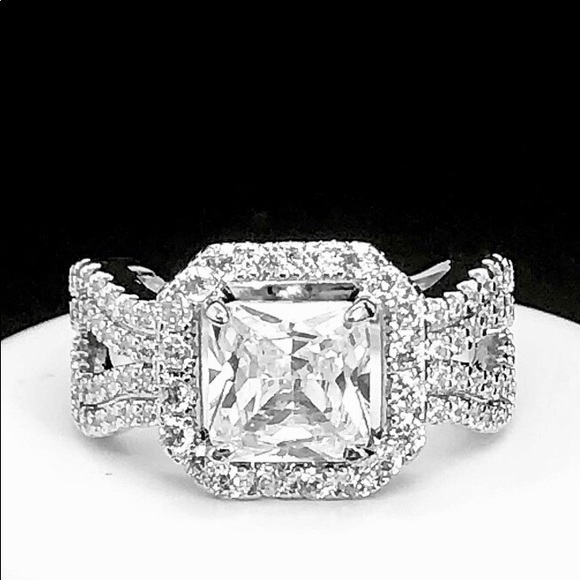 Sexy Square Wedding Ring - Picture 3 of 6